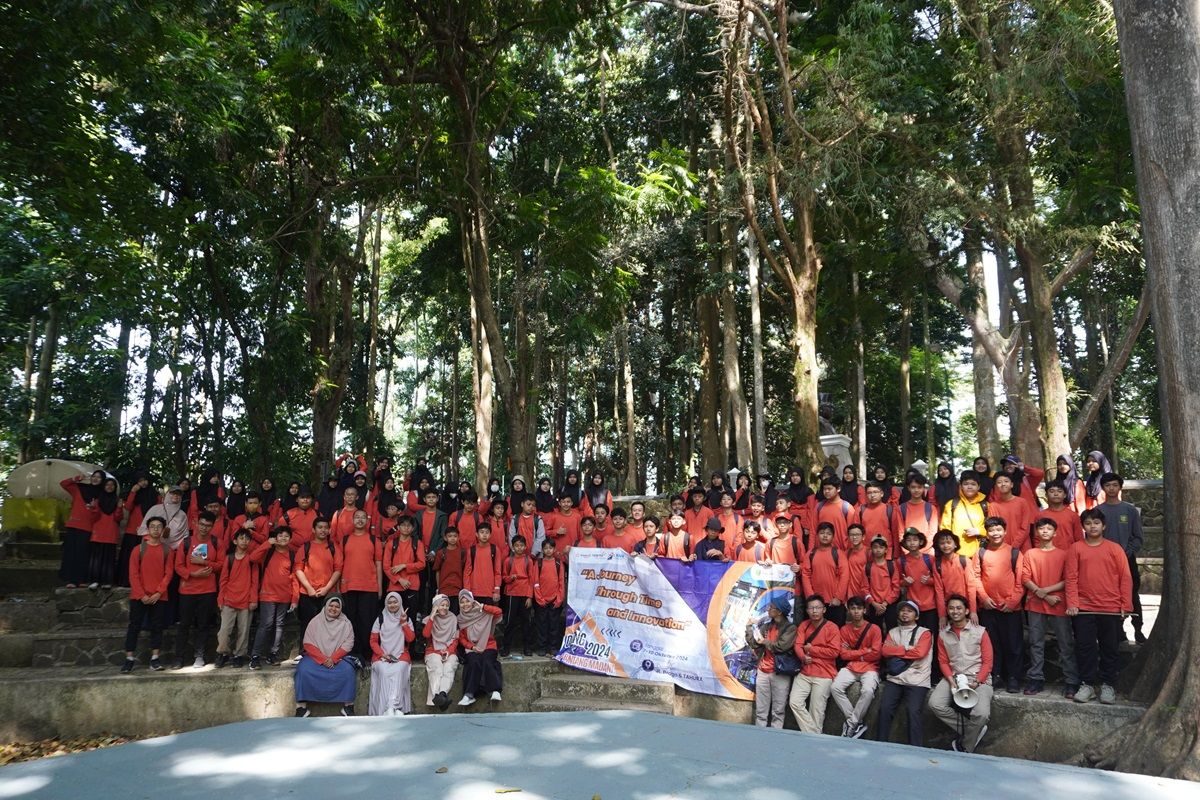 Kegiatan luar sekolah siswa Sekolah Bintang Madani